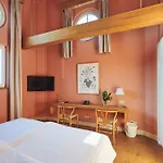 MOMA1890 Boutique Hotel